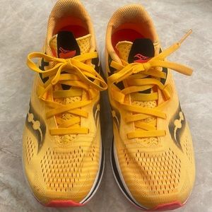 Womens Saucony Endorphin Pro 2 7.5